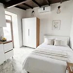Davilla Sanremo - Entire Villa, Sea View & Pool Villa