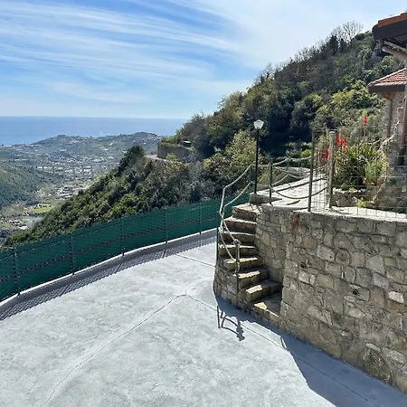 Davilla Sanremo - Entire Villa, Sea View & Pool Pampara
